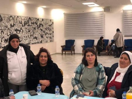  الجماهيري المزرعة في ورشة كعك مميزة لتعزيز ودمج المجموعات المختلفة